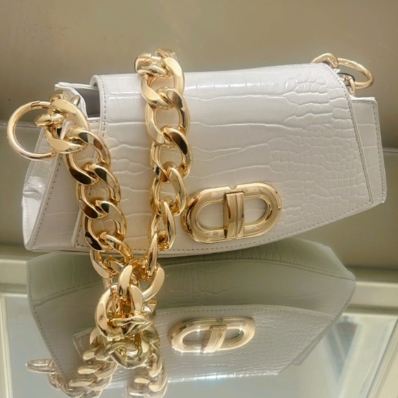 White & gold leather purse - Picture 3 of 7